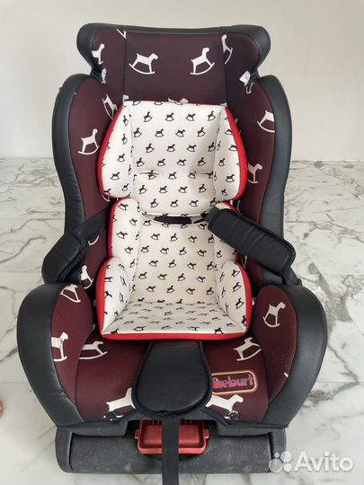 Детское автомобильное кресло