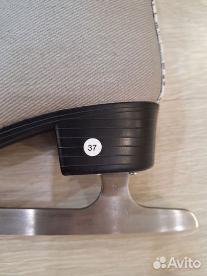 Коньки фигурные 37 размер