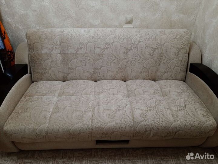 Диван-кровать б/у