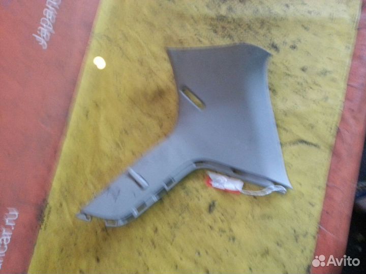 Обшивка багажника задняя правая вержняя Toyota Vitz KSP90
