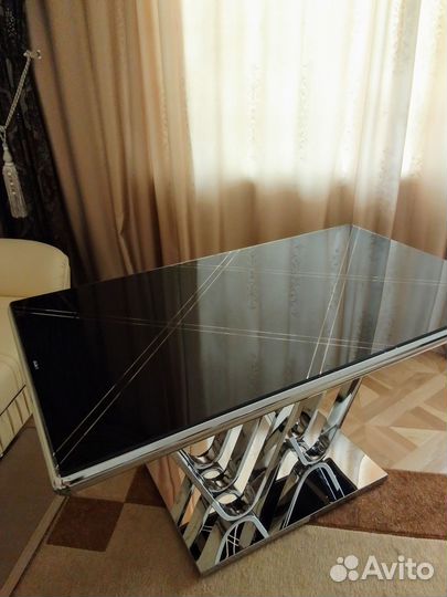 Кухонный стол