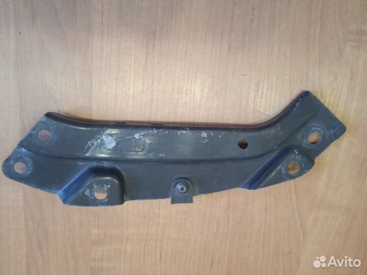 Кронштейн фары левый Volkswagen Polo хетчбек cggb