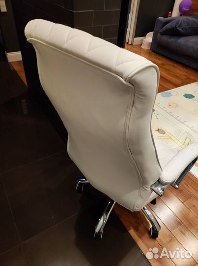 Офисное кресло руководителя бу