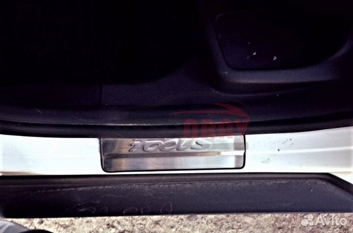 Накладки на пороги для Ford Focus 3