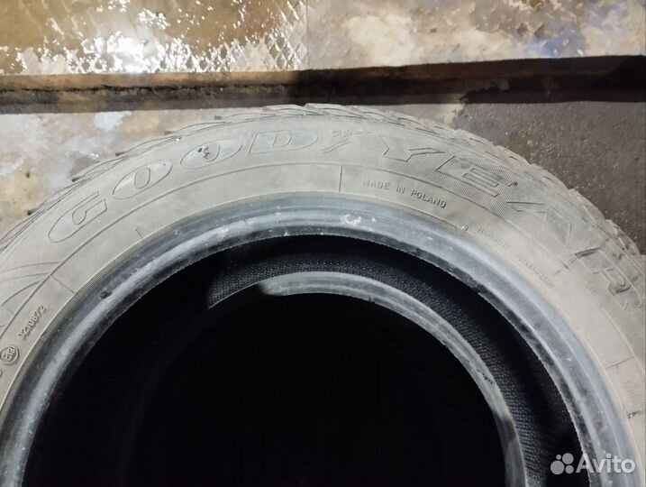 Goodyear UltraGrip Extreme 195/60 R15 88T