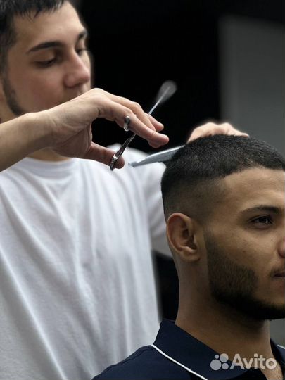 Модель на стрижку