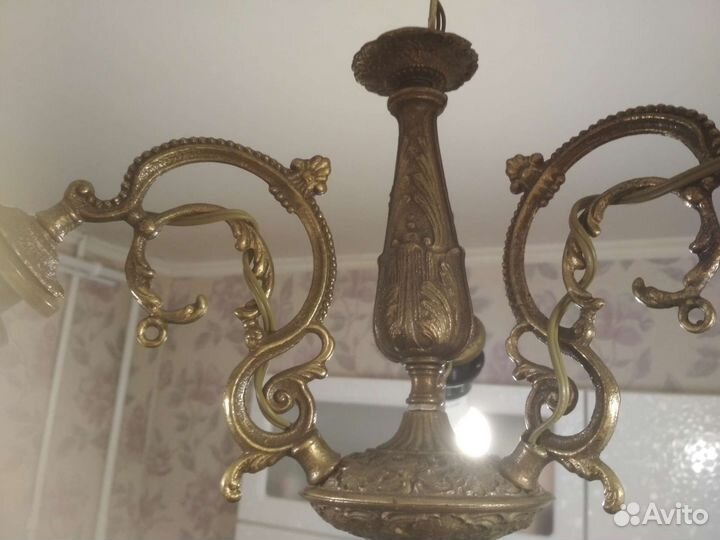 Люстра потолочная трехрожковая