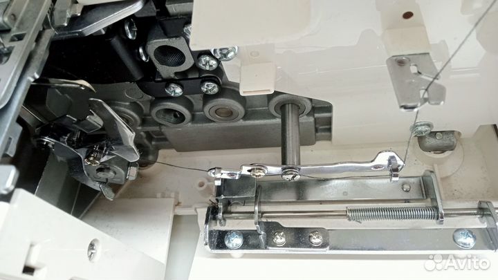 Продам швейную(плоскошовную) машинку