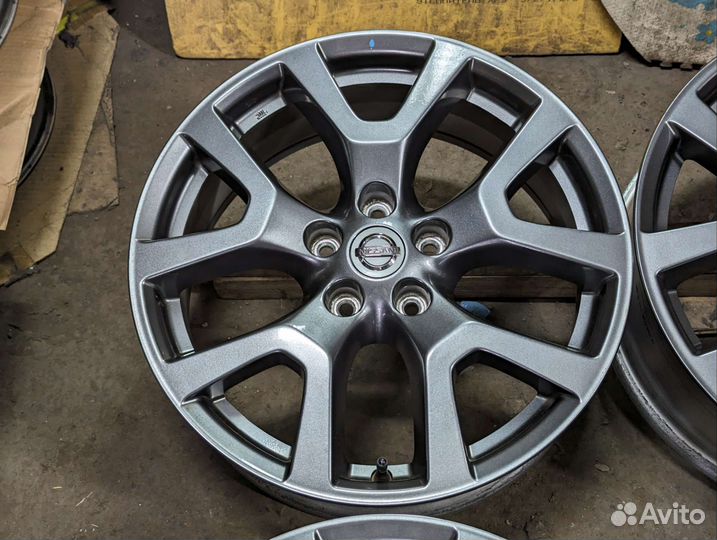 Оригинальные диски Nissan. 5*114,3