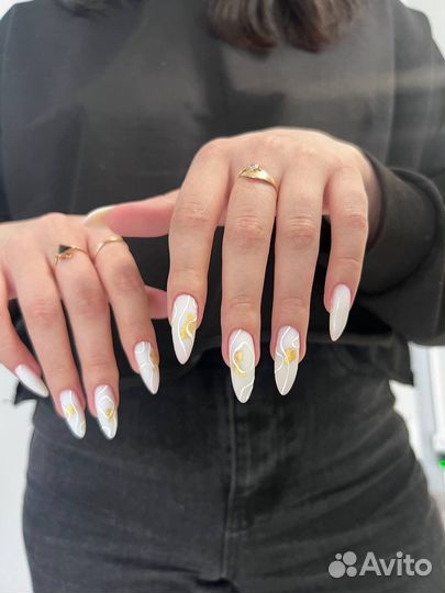 Педикюр с покрытием лаком