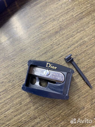 Точилка для карандашей dior contour