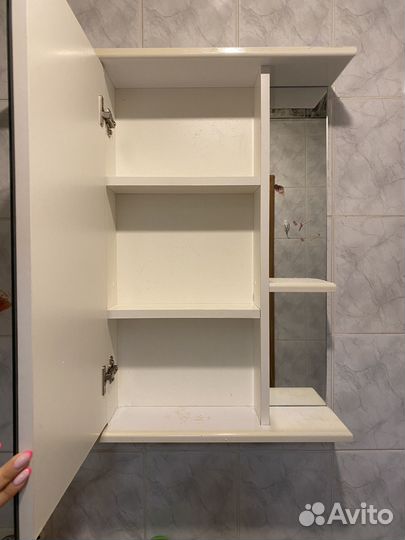 Полка настенная деревянная для ванной