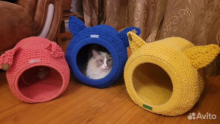 Домик для кошки вязаный