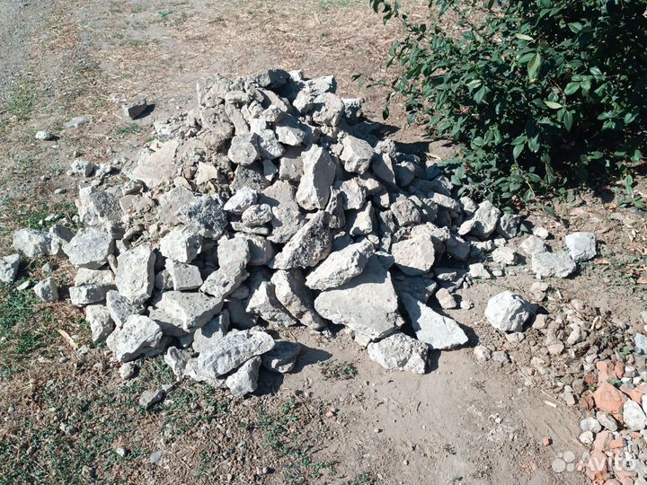 Отдам лом бетона