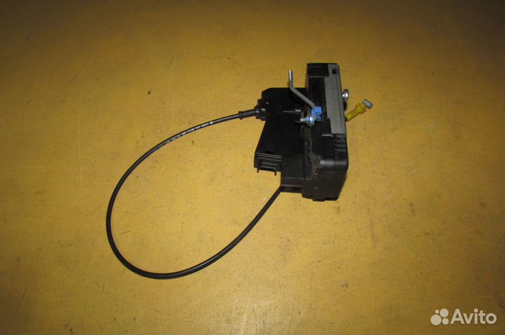 Замок передней двери Renault Trafic Opel Vivaro