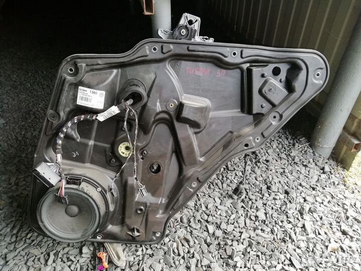 Стеклоподъемник задний правый VW Tiguan