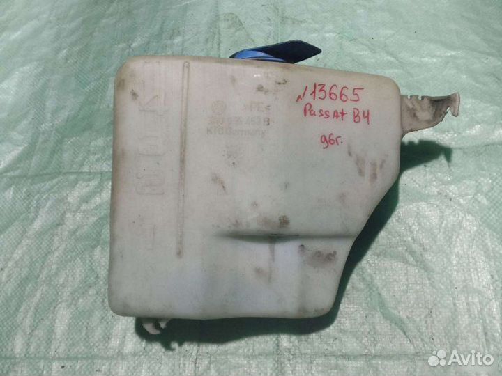 Бачок омывателя Volkswagen Passat B4