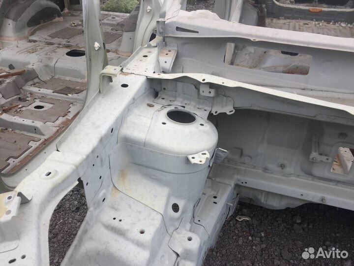 Лонжерон передний правый Mitsubishi Outlander