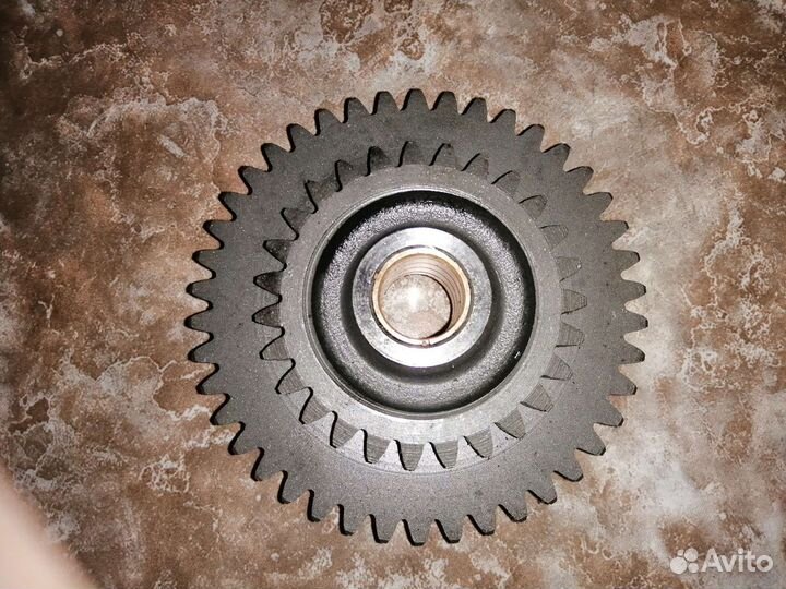 Блок шестерён урал зад. хода и пуск-го механизма