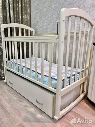Детская кроватка