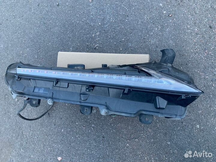 Ходовой огонь правый Lexus NX