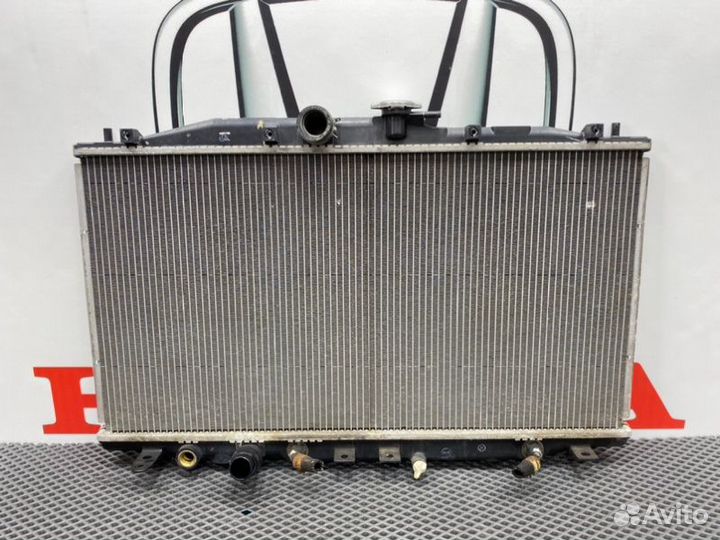 Радиатор охлаждения двигателя Honda Accord 7 CL