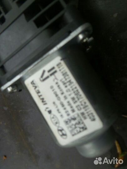 Моторчик стеклоподъемника перед правый G70