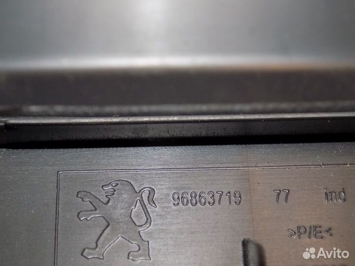 Обшивка багажника 508 2010