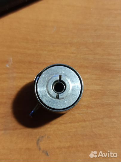 Челнок и шпуля от швейной машинки Чайка