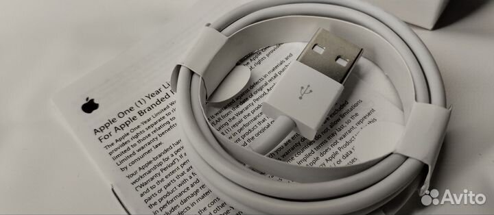 Кабель на iPhone