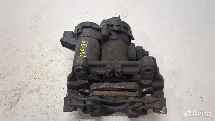 Суппорт левый задний Volvo S90