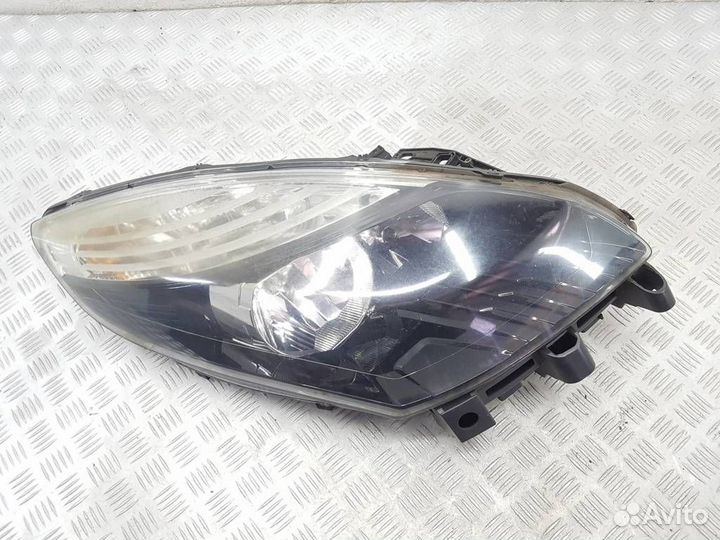 89902927 Фара правая Renault Scenic