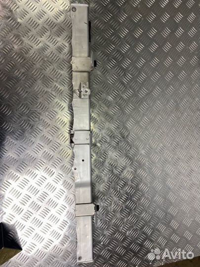 Передняя панель (телевизор) передняя Toyota