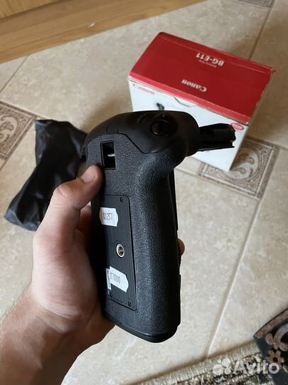 Батарейный блок Canon BG E11