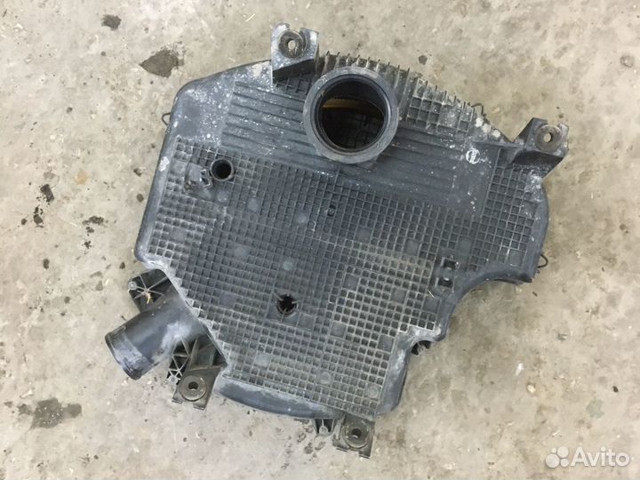 Корпус воздушного фильтра renault logan 1.4
