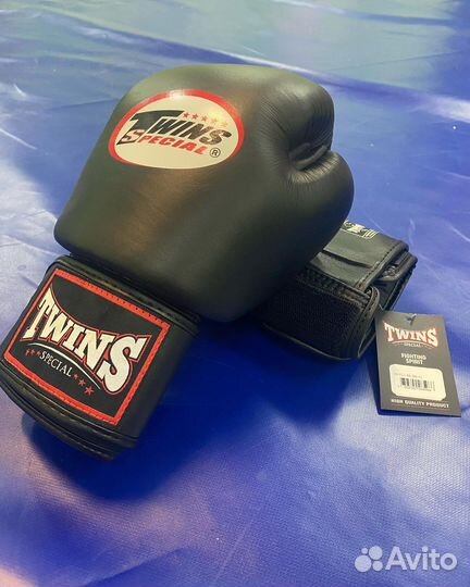Боксерские перчатки twins 12 Oz