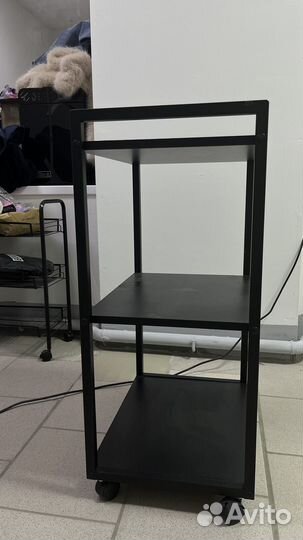 Этажерка на колесиках
