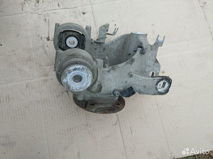 Кулак задний правый Ауди А8 Д4 Audi A8 D4