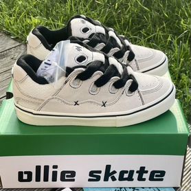 Ollieskate White на руках