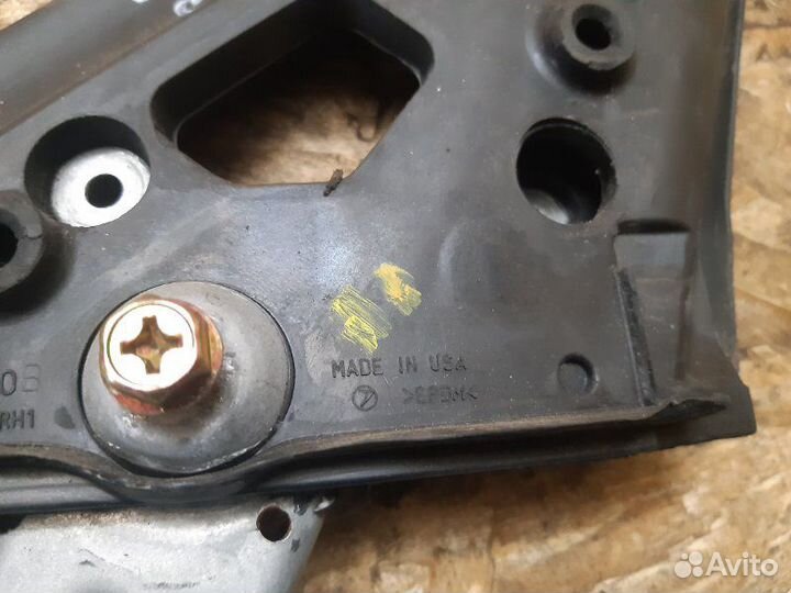 Кронштейн зеркала передний правый Subaru Legacy