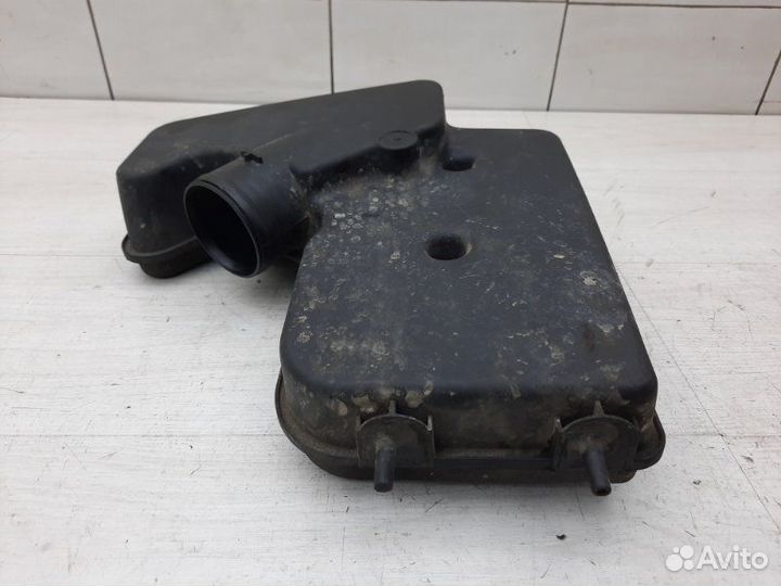 Резонатор воздушного фильтра Chrysler Voyager 3