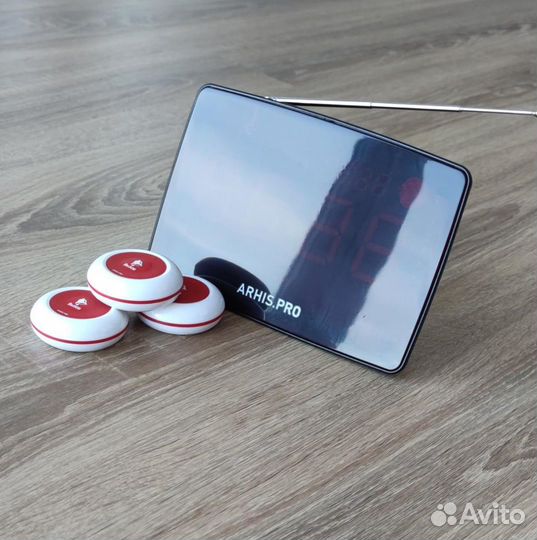 Кнопка вызова персонала в больнице с табло