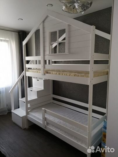 Двухъярусная кровать с Комодом