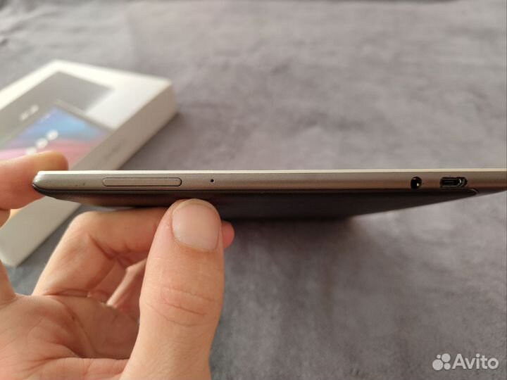 Планшет asus Zen Pad 10 (Z300CG) 16Gb, 3G