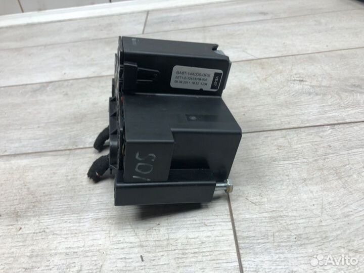 Блок предохранителей правый Ford Fiesta хэтчбек