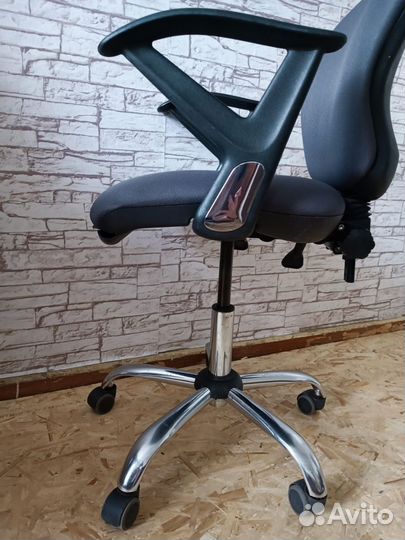 Компьютерное кресло Хром