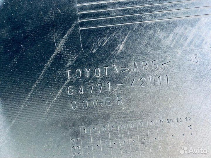 Колпак запасного колеса Toyota Rav4