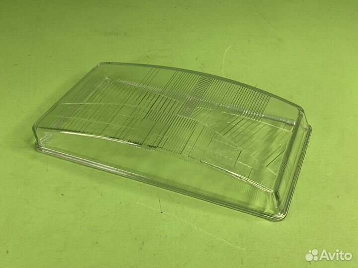 Стекло фары лев \Scania 94/114/124/144 121468