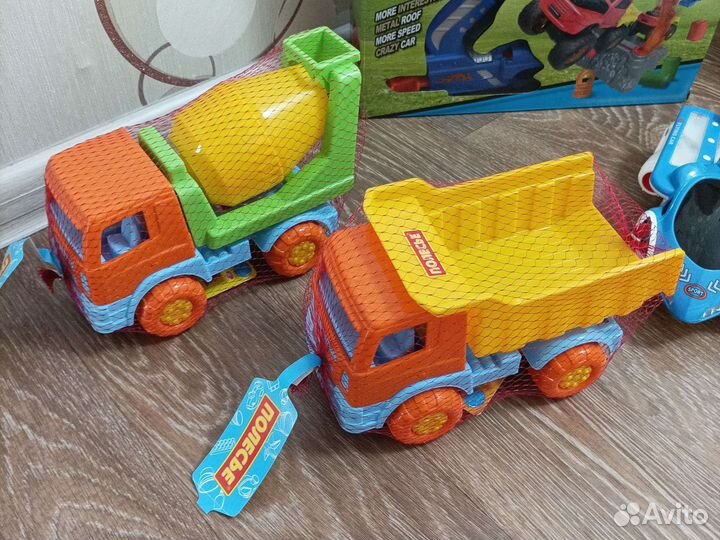 Самолёт, трактор,бетоновоз, самосвал, машинок