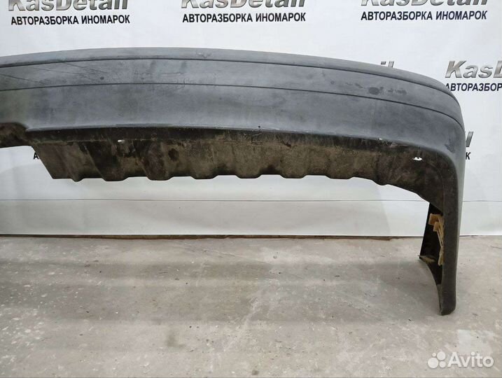 Задний бампер Audi 80